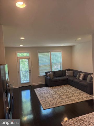 4610 WOODBERRY ST, Riverdale, MD 20737