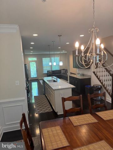 4610 WOODBERRY ST, Riverdale, MD 20737