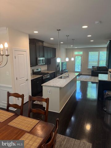 4610 WOODBERRY ST, Riverdale, MD 20737