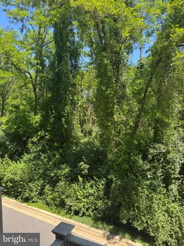 4610 WOODBERRY ST, Riverdale, MD 20737