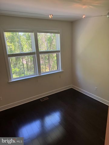 4610 WOODBERRY ST, Riverdale, MD 20737