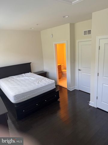 4610 WOODBERRY ST, Riverdale, MD 20737