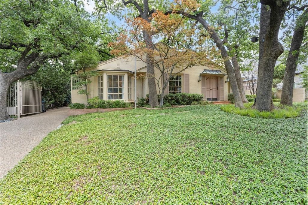 404 Eastwood Avenue, Fort Worth, TX 76107