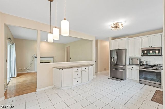 5 Clark Ct, Bridgewater Twp., NJ 08807