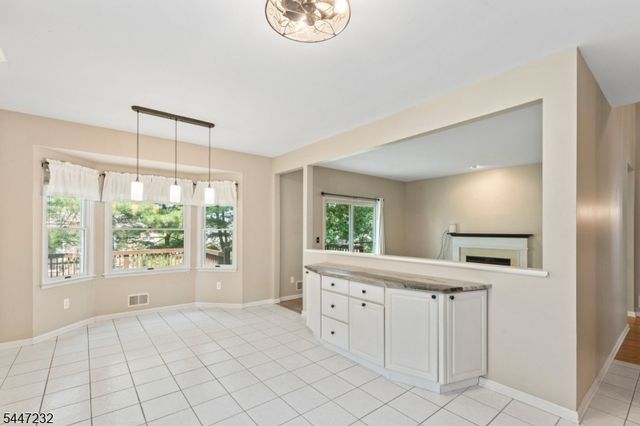 5 Clark Ct, Bridgewater Twp., NJ 08807