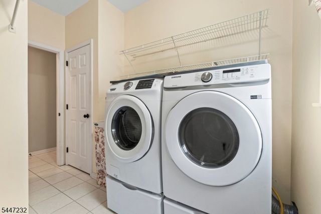 5 Clark Ct, Bridgewater Twp., NJ 08807