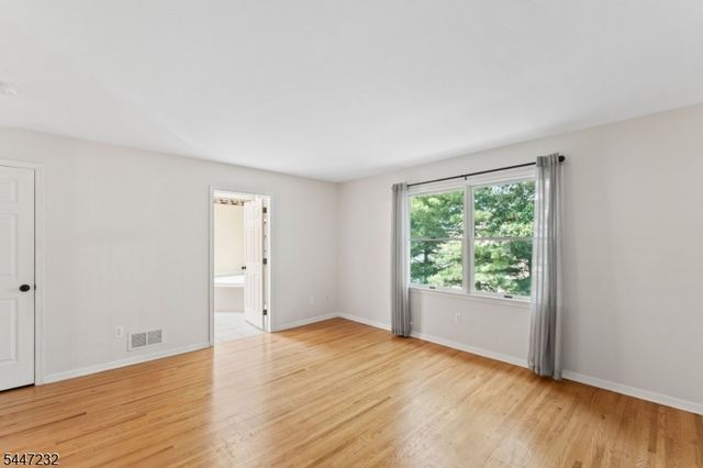 5 Clark Ct, Bridgewater Twp., NJ 08807