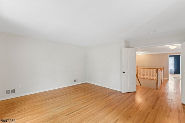 5 Clark Ct, Bridgewater Twp., NJ 08807