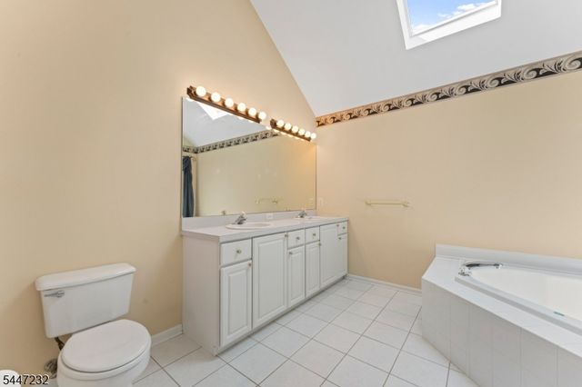 5 Clark Ct, Bridgewater Twp., NJ 08807