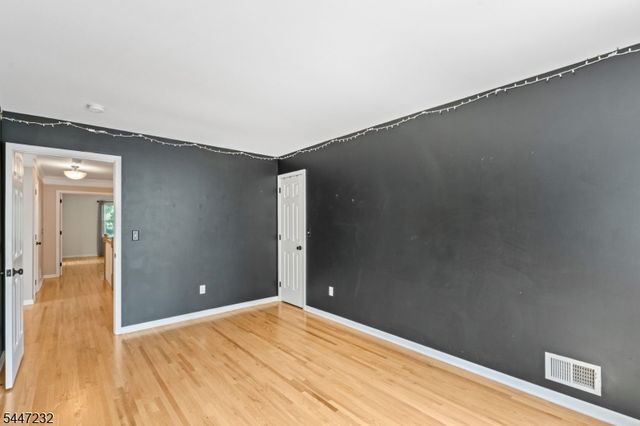 5 Clark Ct, Bridgewater Twp., NJ 08807