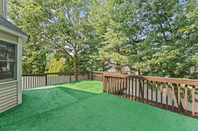 5 Clark Ct, Bridgewater Twp., NJ 08807