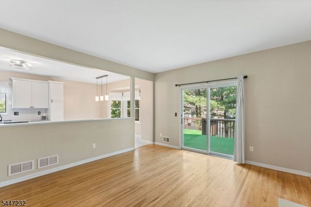 5 Clark Ct, Bridgewater Twp., NJ 08807