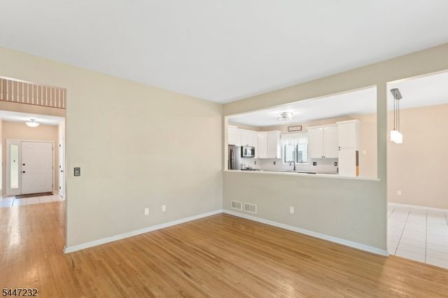5 Clark Ct, Bridgewater Twp., NJ 08807