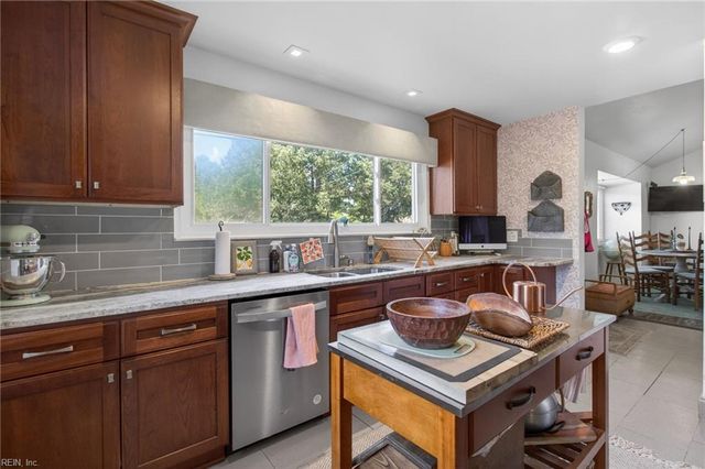 560 N Witchduck RD, Virginia Beach, VA 23462
