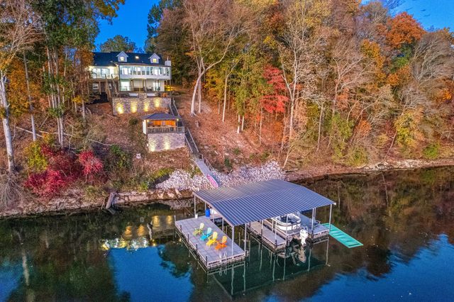 374 Ridgefield Cir, Winchester, TN 37398