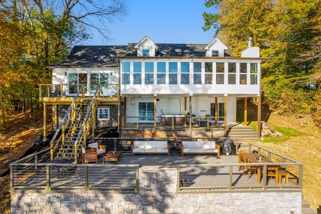 374 Ridgefield Cir, Winchester, TN 37398
