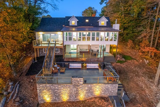 374 Ridgefield Cir, Winchester, TN 37398