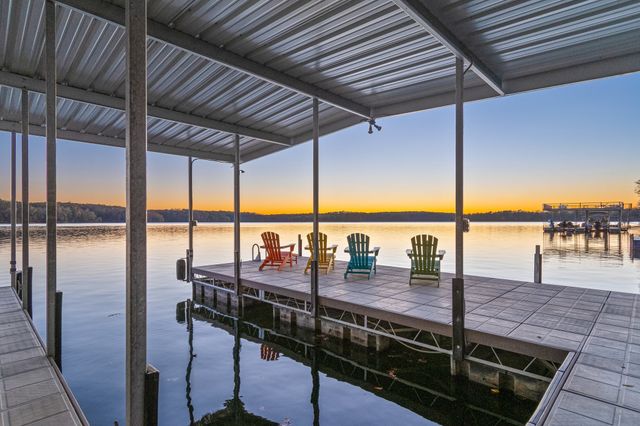 374 Ridgefield Cir, Winchester, TN 37398