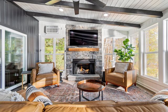 374 Ridgefield Cir, Winchester, TN 37398