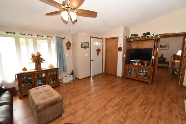 1009 E 4th Street, Fowler, IN 47944