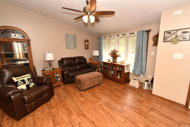 1009 E 4th Street, Fowler, IN 47944