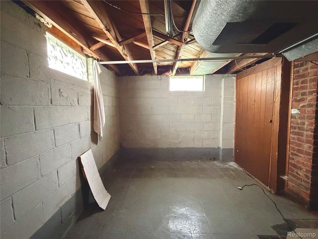 23344 Lexington Avenue, Eastpointe, MI 48021
