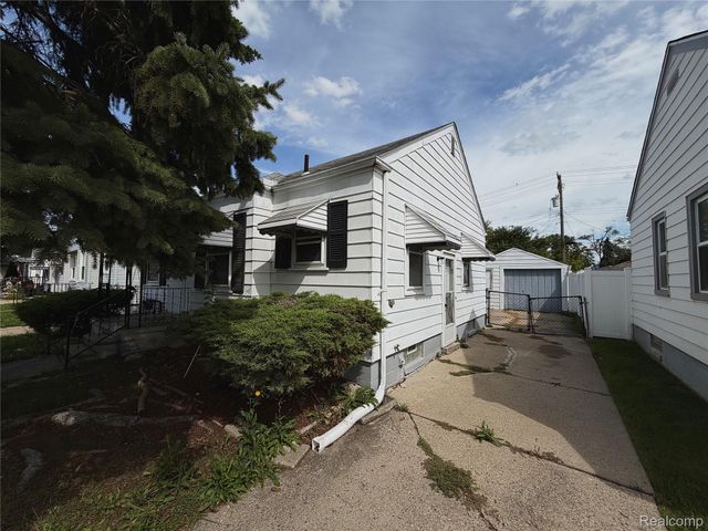 23344 Lexington Avenue, Eastpointe, MI 48021