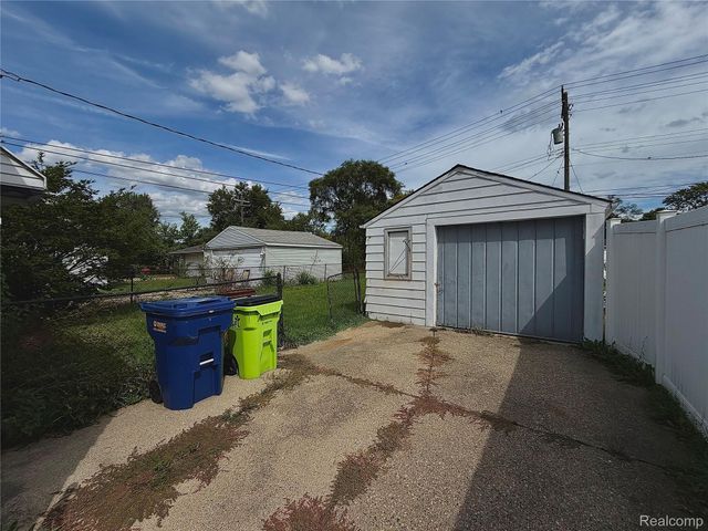23344 Lexington Avenue, Eastpointe, MI 48021
