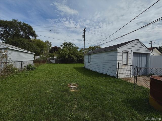 23344 Lexington Avenue, Eastpointe, MI 48021