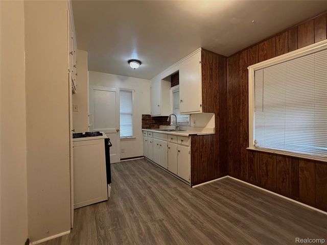23344 Lexington Avenue, Eastpointe, MI 48021