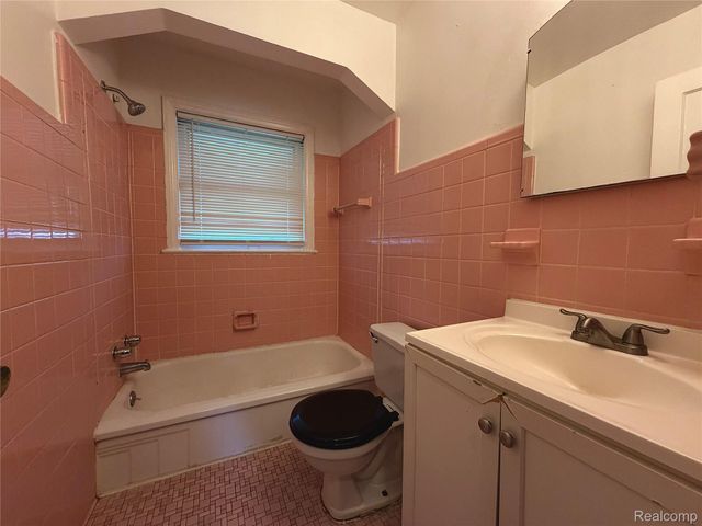23344 Lexington Avenue, Eastpointe, MI 48021