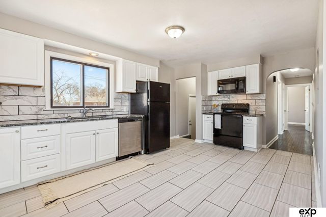 3955 N 54 Street, Omaha, NE 68104