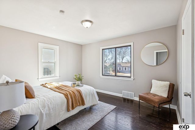 3955 N 54 Street, Omaha, NE 68104