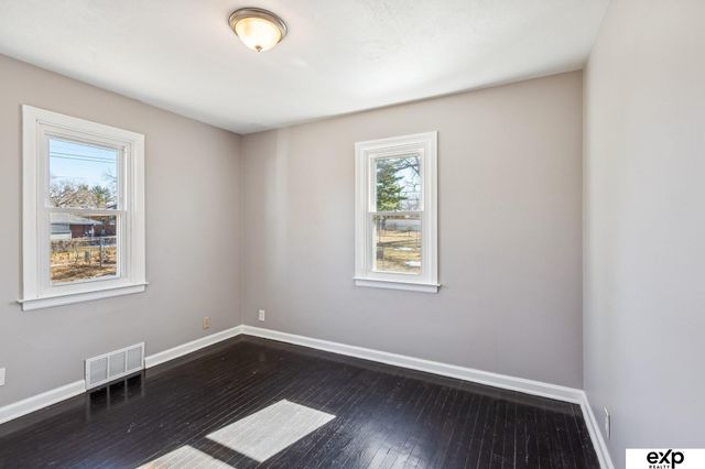 3955 N 54 Street, Omaha, NE 68104