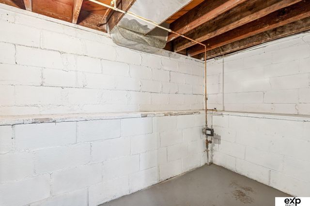 3955 N 54 Street, Omaha, NE 68104