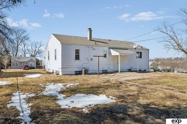 3955 N 54 Street, Omaha, NE 68104