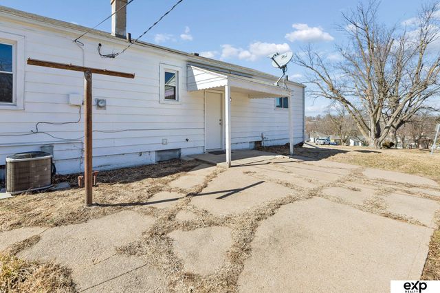 3955 N 54 Street, Omaha, NE 68104