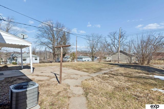 3955 N 54 Street, Omaha, NE 68104