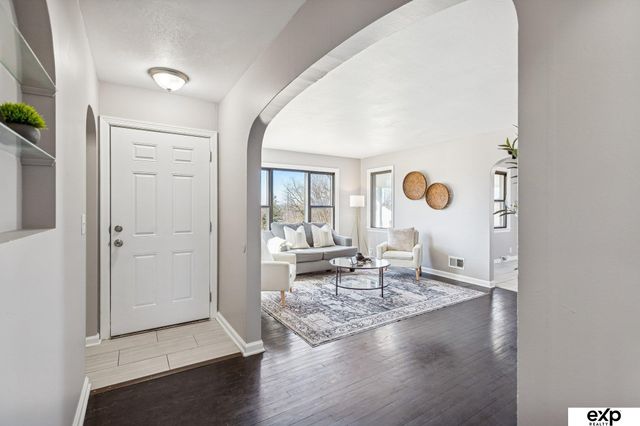 3955 N 54 Street, Omaha, NE 68104