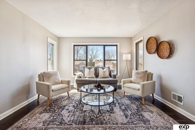 3955 N 54 Street, Omaha, NE 68104