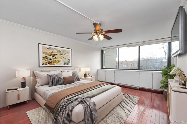 1 Bay Club Drive 4R, Bayside, NY 11360