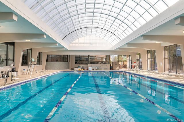 1 Bay Club Drive 4R, Bayside, NY 11360