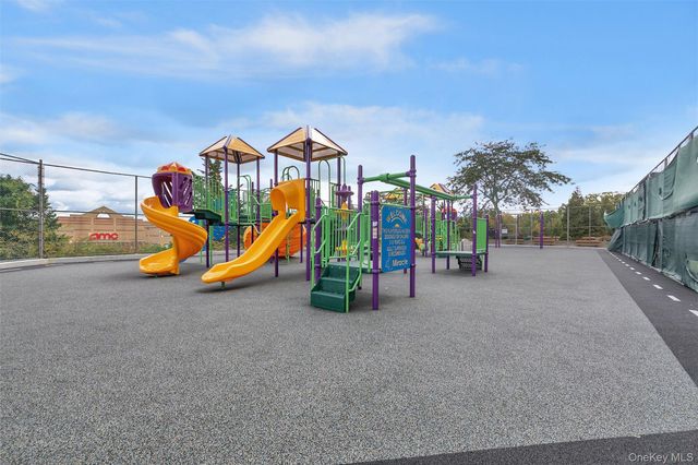 1 Bay Club Drive 4R, Bayside, NY 11360