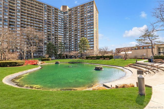 1 Bay Club Drive 4R, Bayside, NY 11360