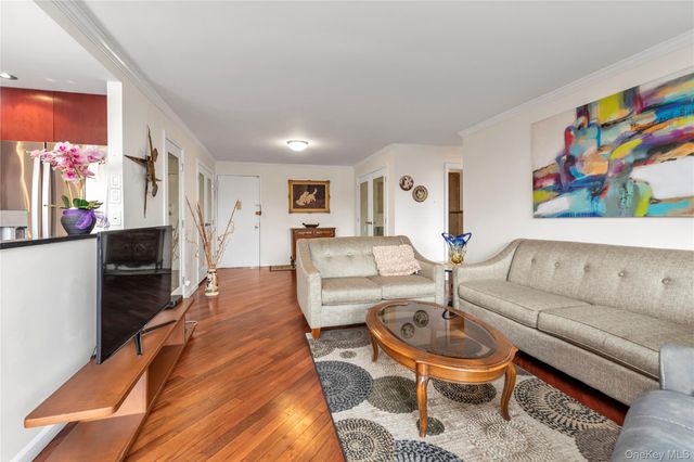 1 Bay Club Drive 4R, Bayside, NY 11360