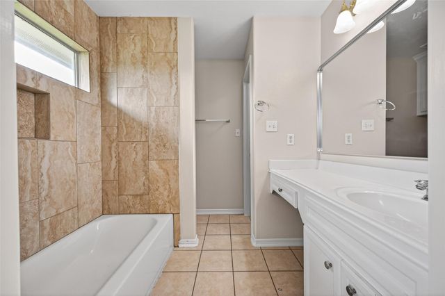 707 Mockingbird Street, Navasota, TX 77868