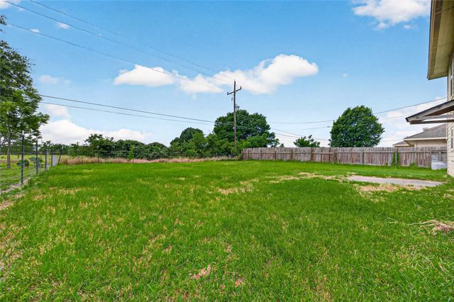 707 Mockingbird Street, Navasota, TX 77868