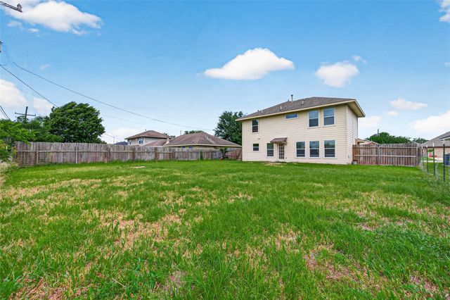 707 Mockingbird Street, Navasota, TX 77868