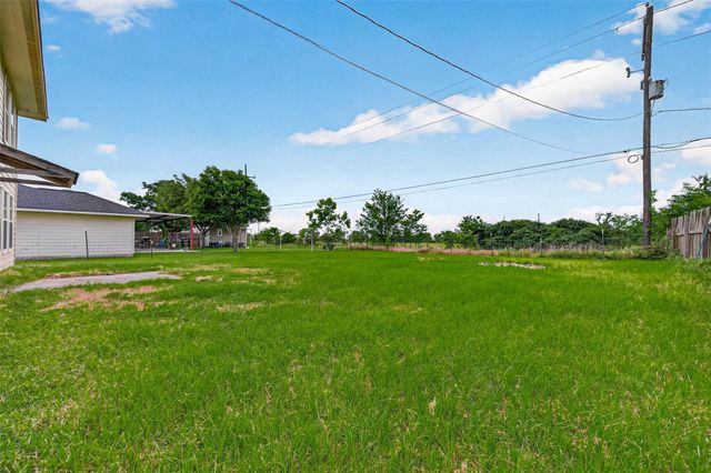 707 Mockingbird Street, Navasota, TX 77868