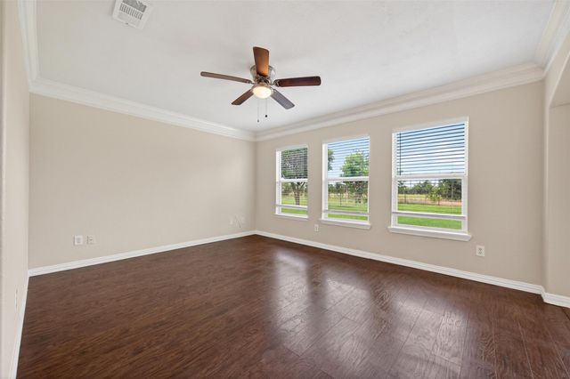 707 Mockingbird Street, Navasota, TX 77868